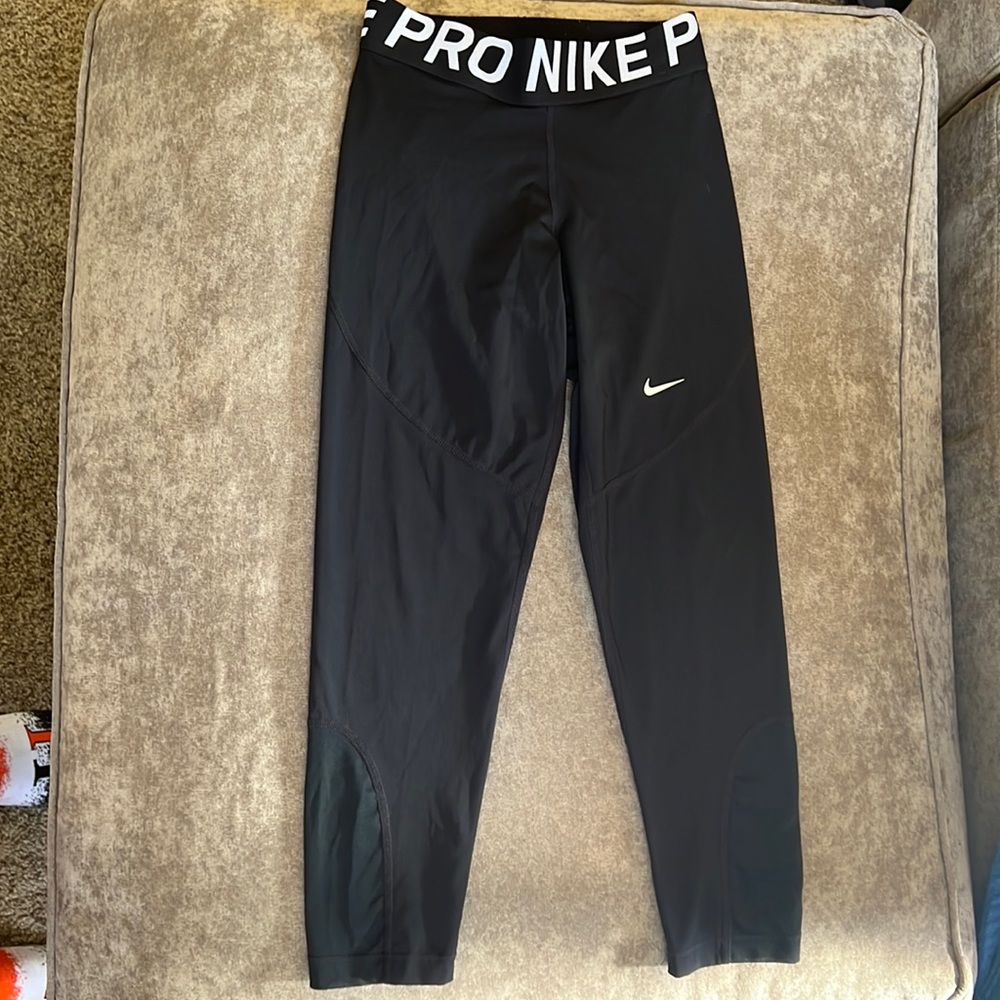 Black Nike pro leggings size small